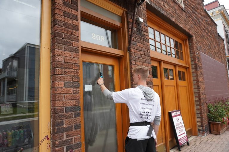The Importance of Routine Window Cleaning for Homes and Businesses